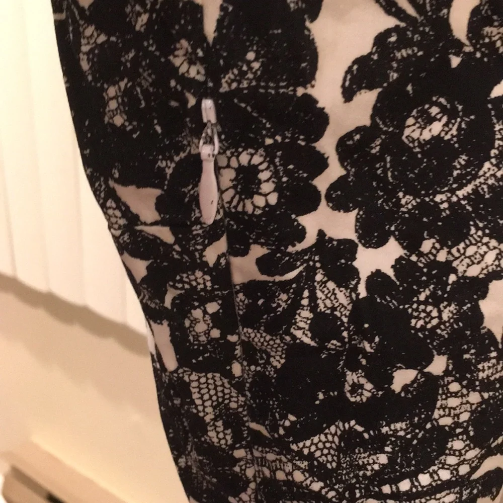 New York & Company cap sleeves top - Picture 6 of 6